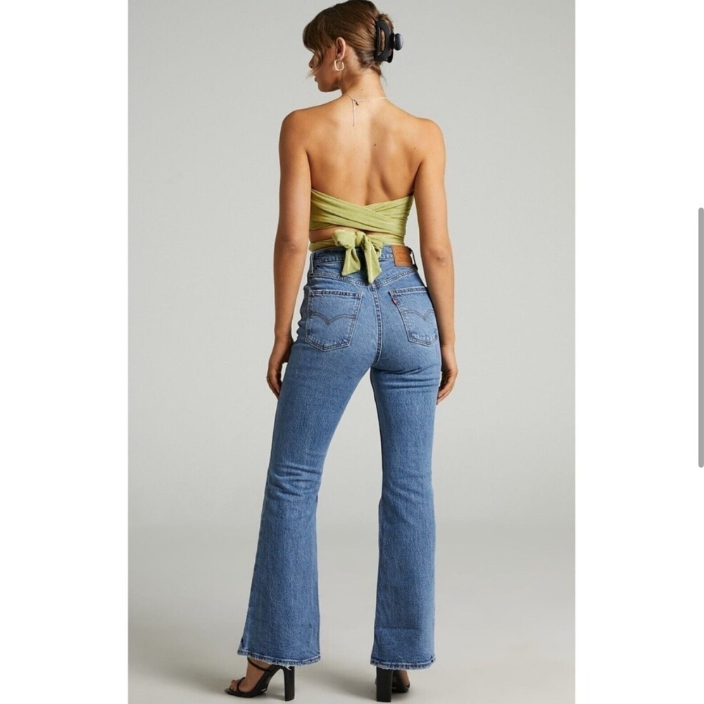 LEVI’S ~ 70s High Flare Women’s Blue Medium Wash Jeans Size 29 - Picture 3 of 13